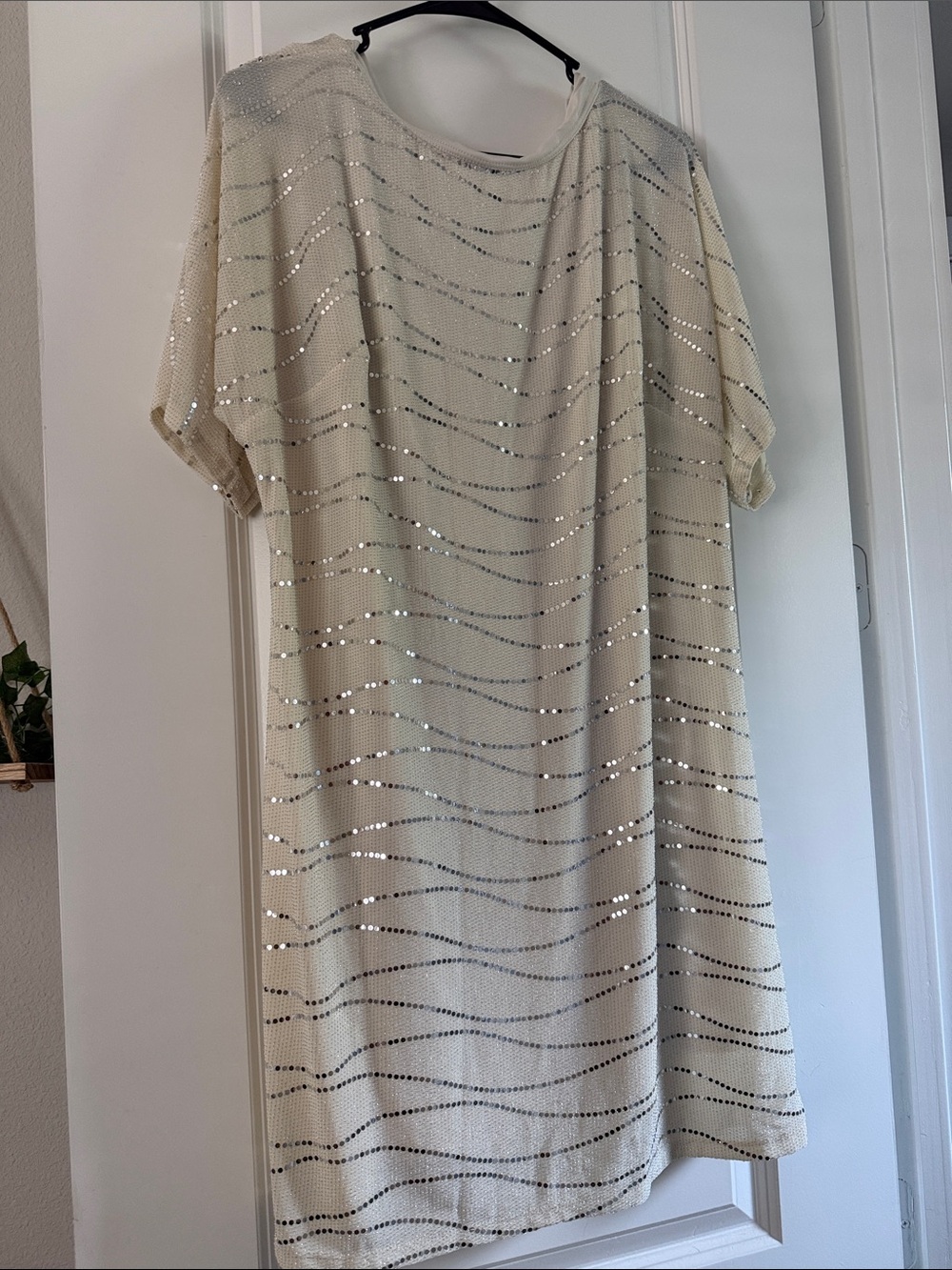 Jessica Howard Cream Sequin Wave Midi Dress